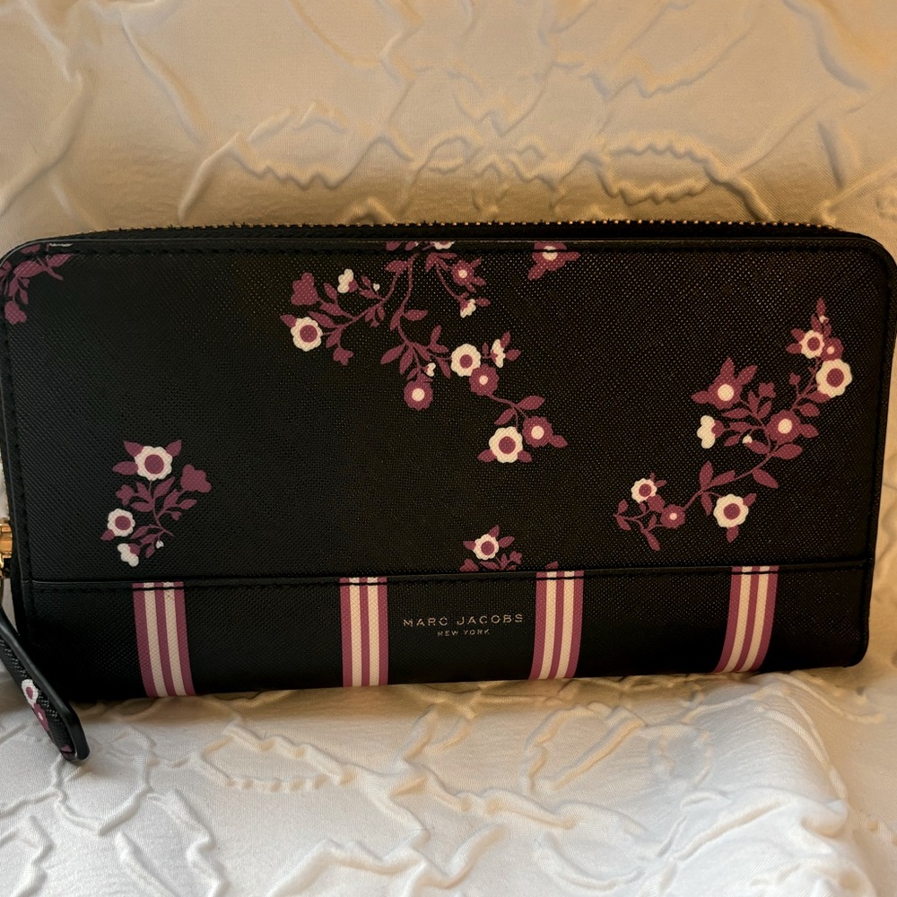 Marc Jacob’s wallet, ECU, beautiful artwork design